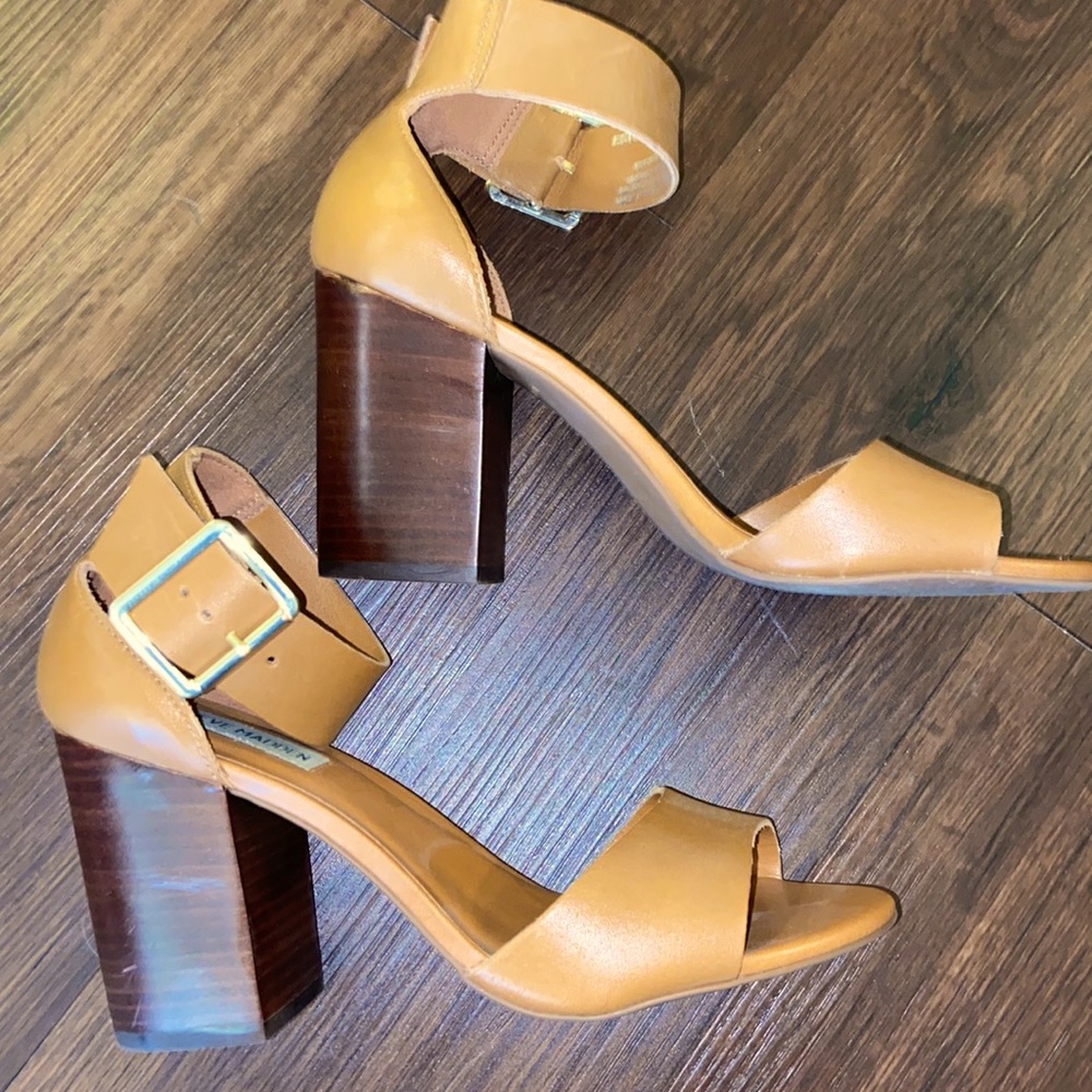 STEVE MADDEN BROWN HEELS